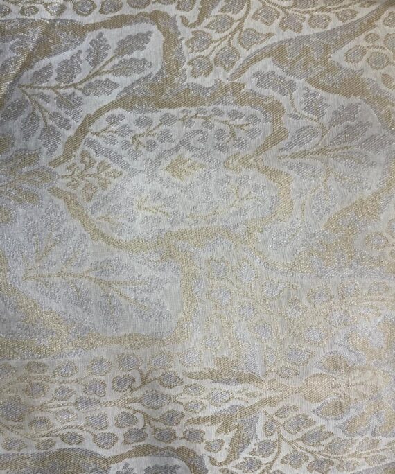 Munga Silk in rose,sliver zari with jaal work