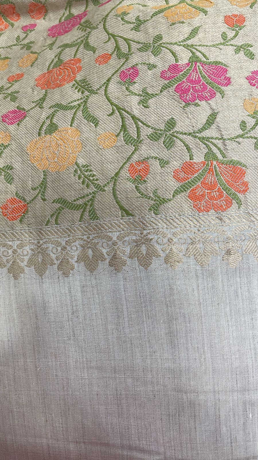 Munga Silk with rose zari in floral print with floral pattern