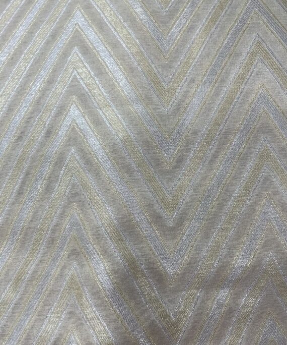 Pure Munga Silk in rose,silver zari with Zigzag pattern