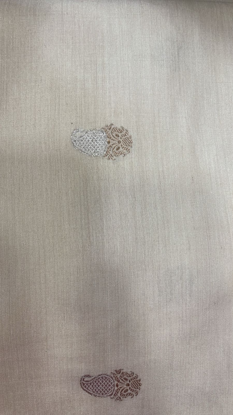 Munga Silk in rose, silver zari with butti design